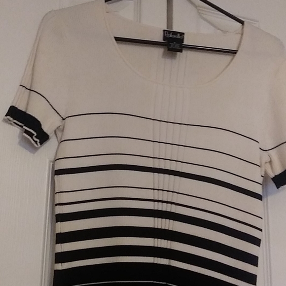 Top - Picture 2 of 4